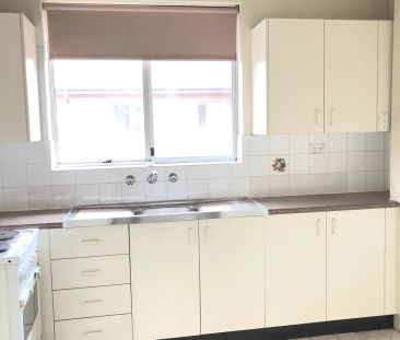 “Close to Everything!” - Photo 3