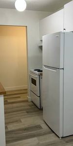 (DPMonline.ca) Updated One Bedroom at the Lexington - Photo 3