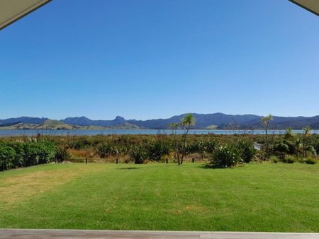 HARBOUR FRONT PARADISE - Photo 3