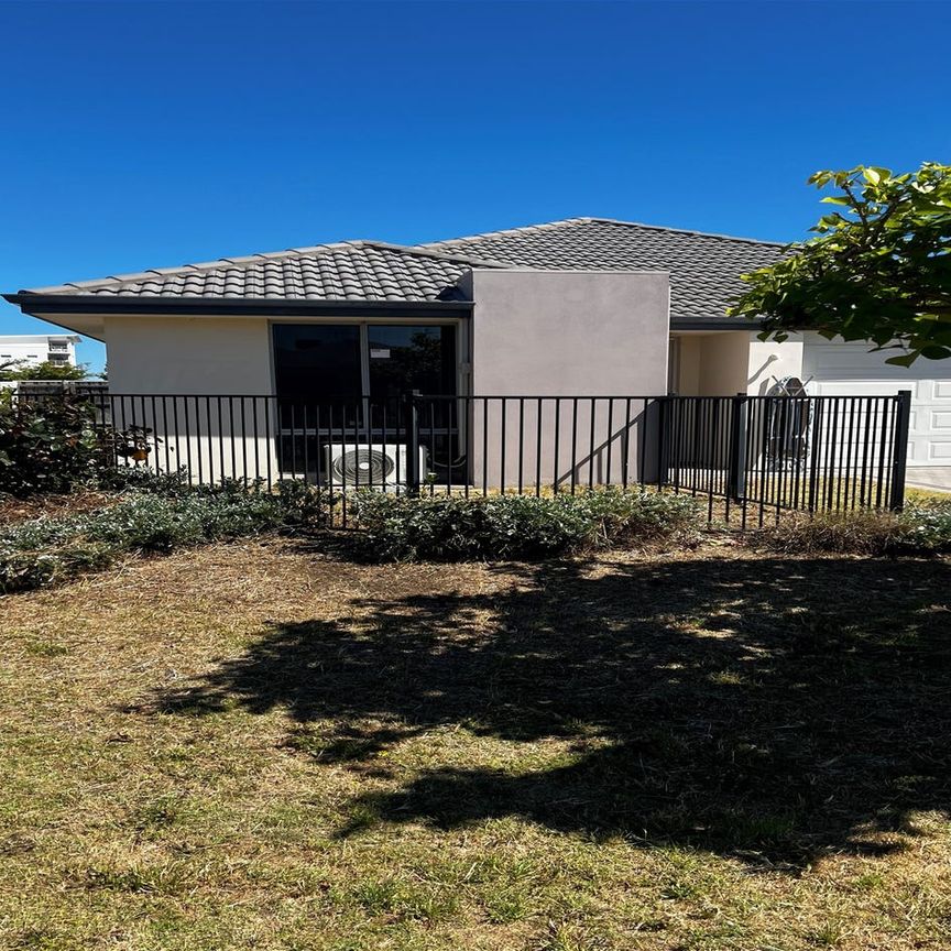296 Peelwood Parade, Halls Head, WA 6210 - Photo 1