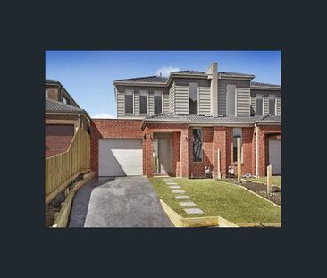 Enormous Living in Convenient Locale - Photo 5