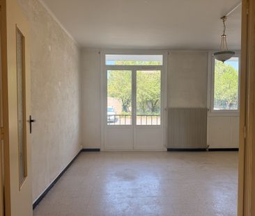 Location Appartement 3 pièces 65m² PONT ST ESPRIT 30130 - Photo 2