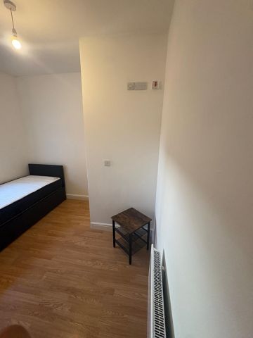 Studio Flat, Derby Road, L20 - Photo 3