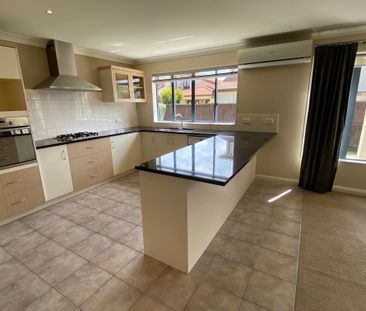 Fantastic home - great location - Photo 3