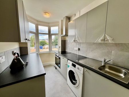 Winton, Bournemouth - Photo 3