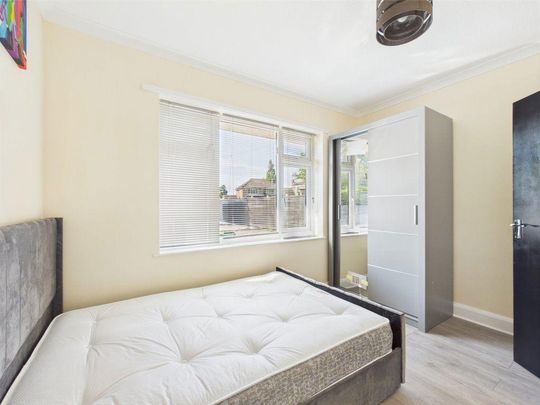 1 bedroom in a house share to rent - Photo 1