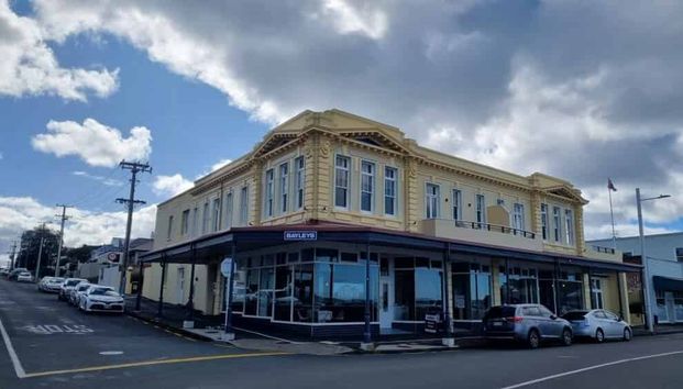 Fully Furnished Loft Apartment – Historic Devonport Waterfront - Photo 1