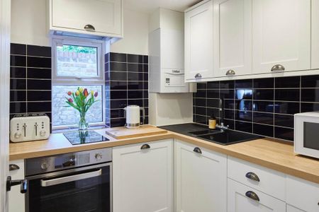 2 bedroom flat to rent - Photo 5