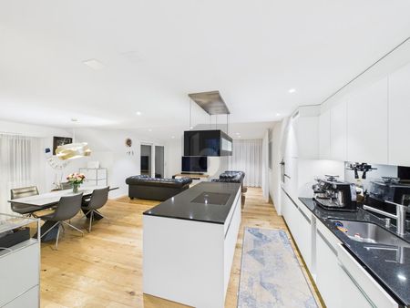 MODERN, QUIET AND FAMILY-FRIENDLY - Photo 5