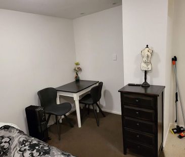 This lovely, cosy studio bedsit - Photo 5