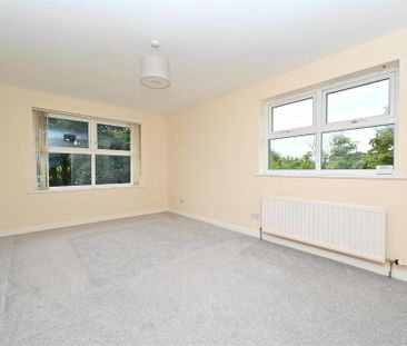 36 Loughview Village, Carrickfergus, BT38 7PD - Photo 4