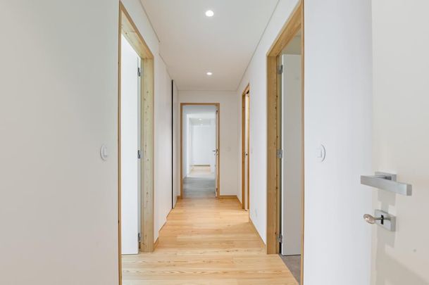 2 Bedroom Apartment with swimming pool, Monte Estoril, Cascais - Photo 1