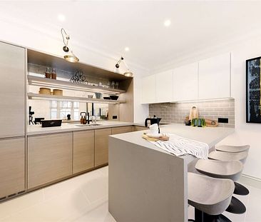 An impressive townhouse in a private no through road just off Cavendish Square - Photo 4