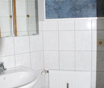 Schöne 2-Raum Wohnung in gepflegtem Mehrfamilienhaus - Foto 1