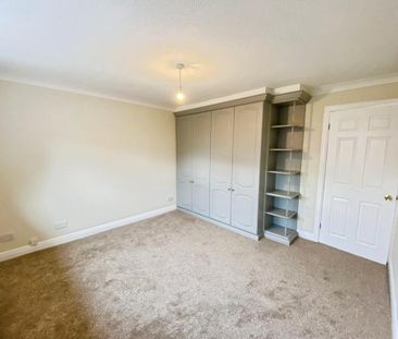 4 bedroom detached house to rent - Photo 2