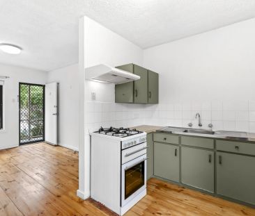 Neat and tidy one bedroom unit vacant and ready! - Photo 6