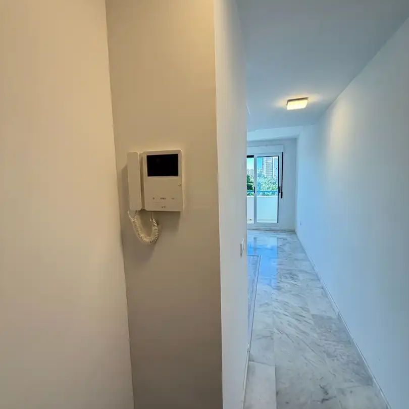 Piso de alquiler en Orfila, Parque Ayala - Jardín de la Abadía - Huelín - Photo 1