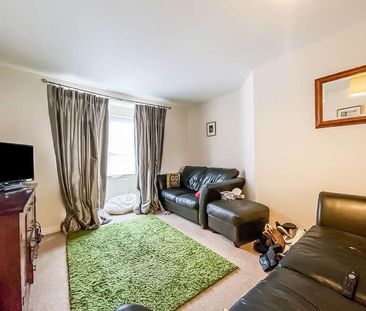 Celsus Grove, Swindon, Wilts, SN1 - Photo 1