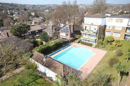 4 bedroom detached house to rent - Photo 2