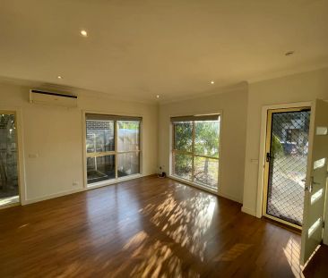 “Beautiful Unit Close to Everything!” - Photo 6