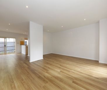 3/28 Westbrook Street, Chadstone VIC 3148 - Photo 2