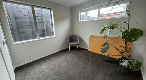 Park Up On Pense - Photo 1