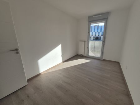 Location Appartement 3 pièces 63m² VILLENEUVE D ASCQ 59650 - Photo 2