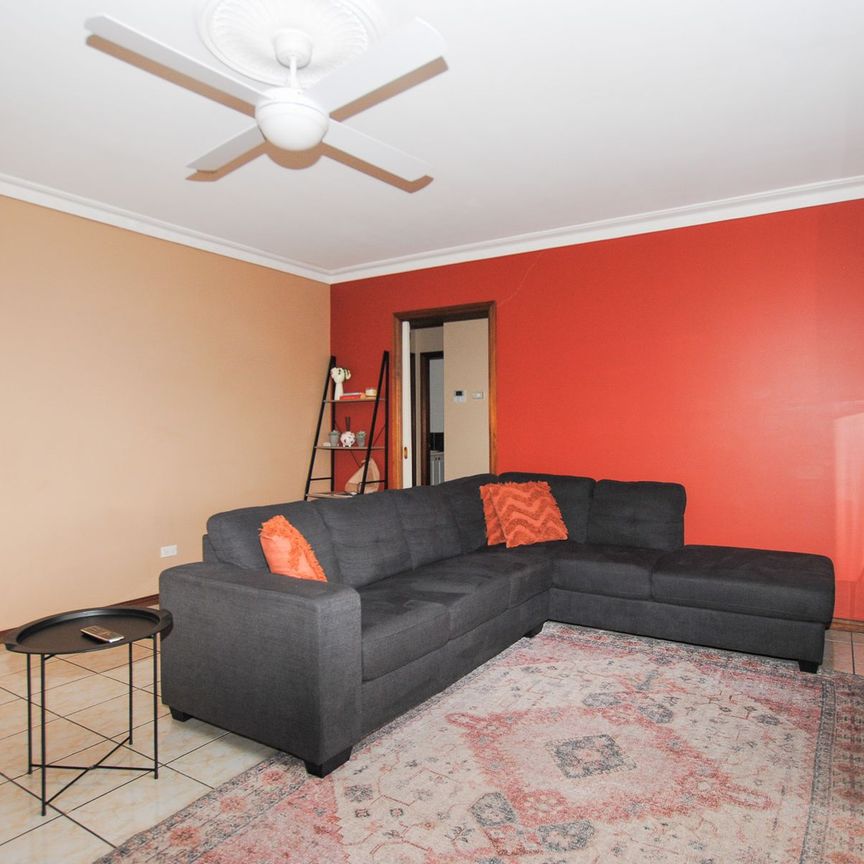 FOUR BEDROOM FULLY FURNISHED FAMILY HOME - Photo 1