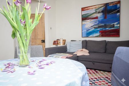 3 Bed Flat, North Worple Way, SW14 - Photo 2