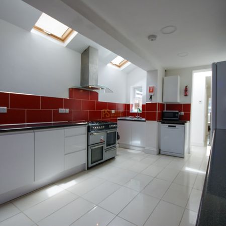 256 Dawlish Road - Photo 3