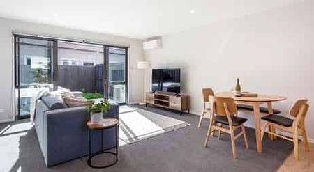 Fully Furnished Townhouse-Pet Freindly - Photo 2