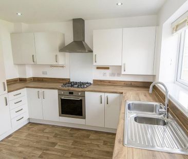 2 bedroom semi-detached house to rent - Photo 6