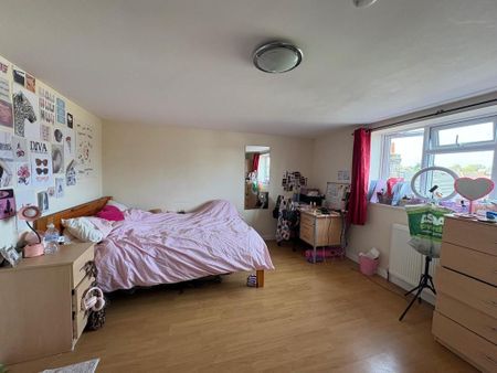 9 bedroom terraced house to rent - Photo 3