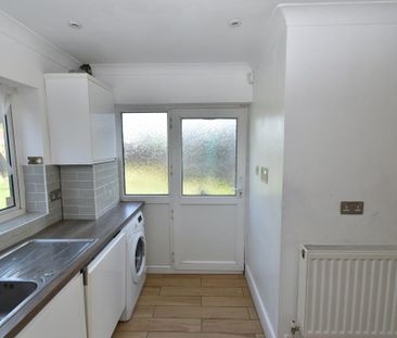 2 bedroom semi-detached house to rent - Photo 2