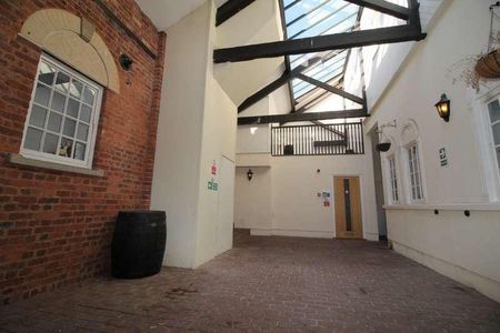 The Courtyard St Annes Well Mews, Lower North Street, Exeter, EX4 - Photo 5