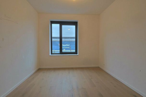 Nieuwbouw BEN 2-slaapkamerappartement met garage in Beveren - Photo 1