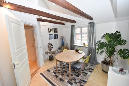 Eksklusiv taglejlighed med loft til kip i hjertet af Aalborg - Foto 4