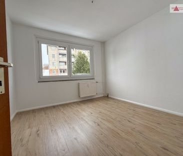 3-Raum-Wohnung mit Einbauküche und toller Aussicht über Geyer!!! - Photo 3