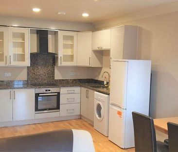 2 bedroom flat to rent - Photo 2