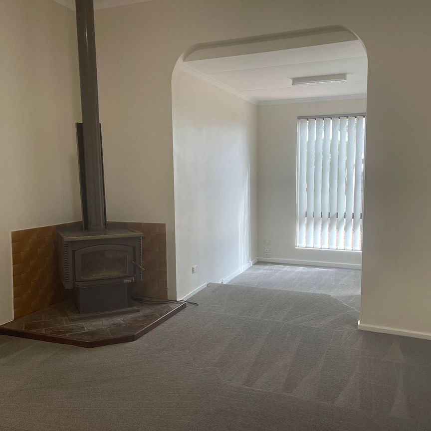 Neat and Tidy 4 bedroom home - Photo 1