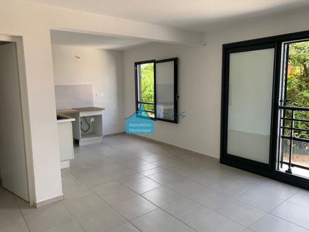 Location Appartement 3 pièces 60m² ST FRANCOIS 97118 - Photo 2