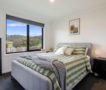 Modern home in Penguin - Photo 6