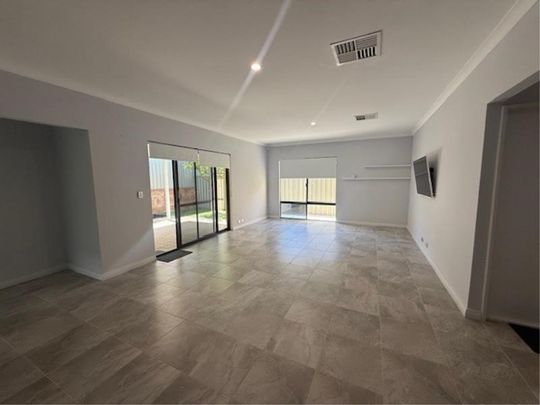 8 Canunda Approach, Wandi - Photo 1