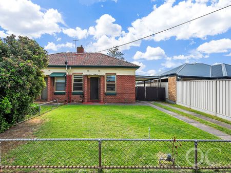 Open the Door to Comfort and Convenience on Dunorlan - Photo 5