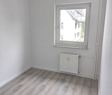 Renovierte 3 Zimmer in der 1. Etage wartet auf Sie - Photo 2