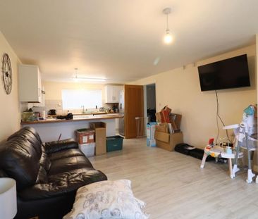 4 bedroom property to rent - Photo 4
