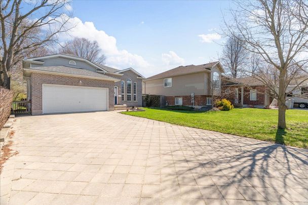 For Lease - 19 Dell Drive, Strathroy-Caradoc, Ontario - Photo 1