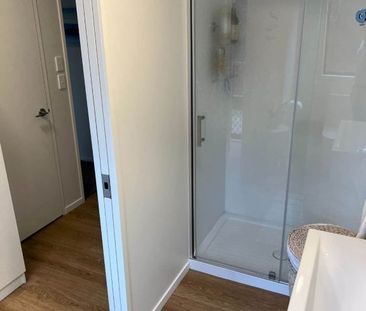 Modern Two-Bedroom Retreat in Prestigious St Heliers - Photo 1