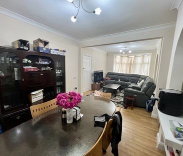 4 bed semi-detached house to rent in Ruislip Road East, Greater Lon... - Photo 4