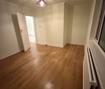 2 Bed Terraced House, Dalton Avenue, CR4 - Photo 3